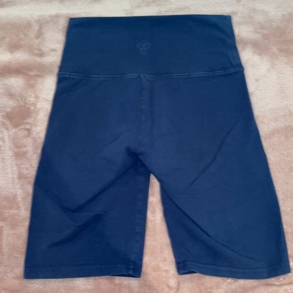 Aritzia TNA equator bike short - Picture 4 of 8